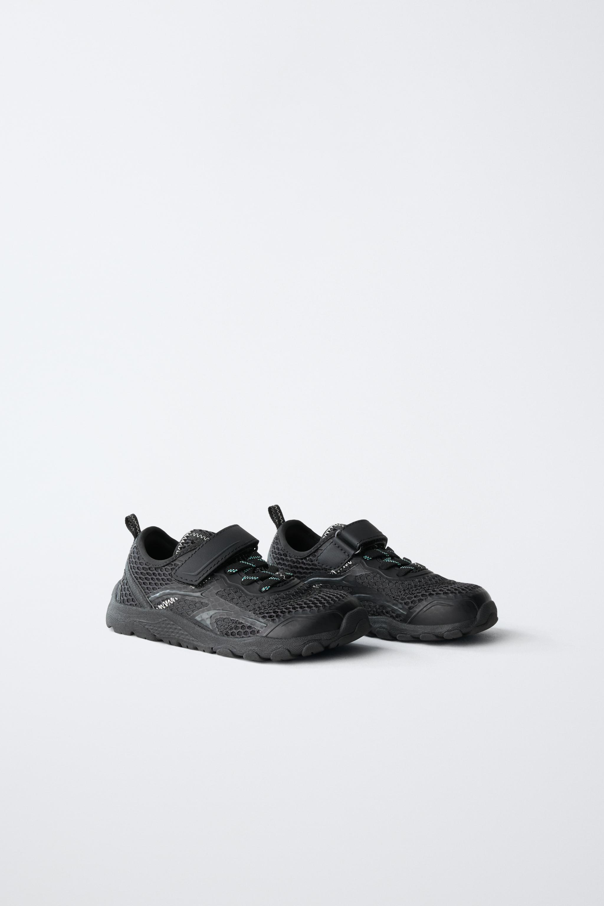 BAREFOOT SNEAKERS — Black