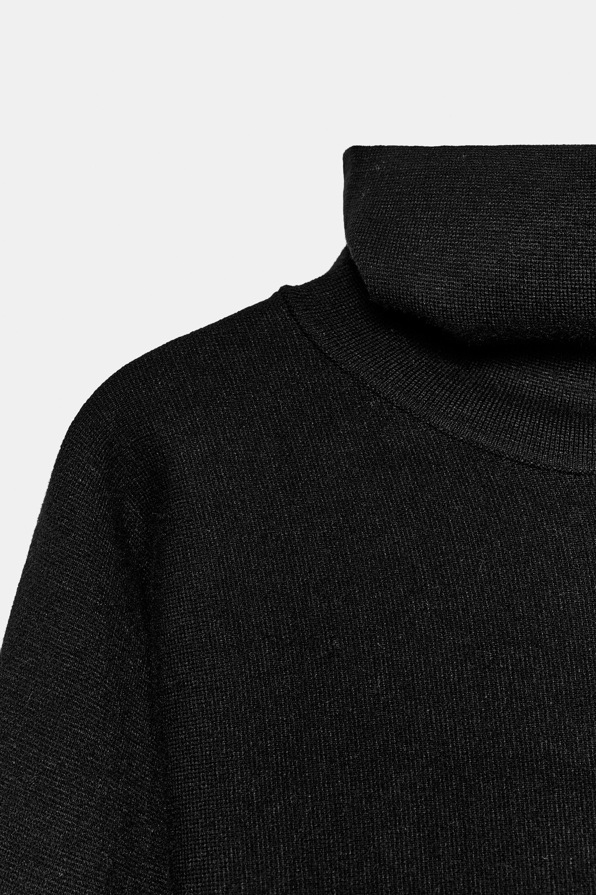 HIGH NECK KNIT SWEATER