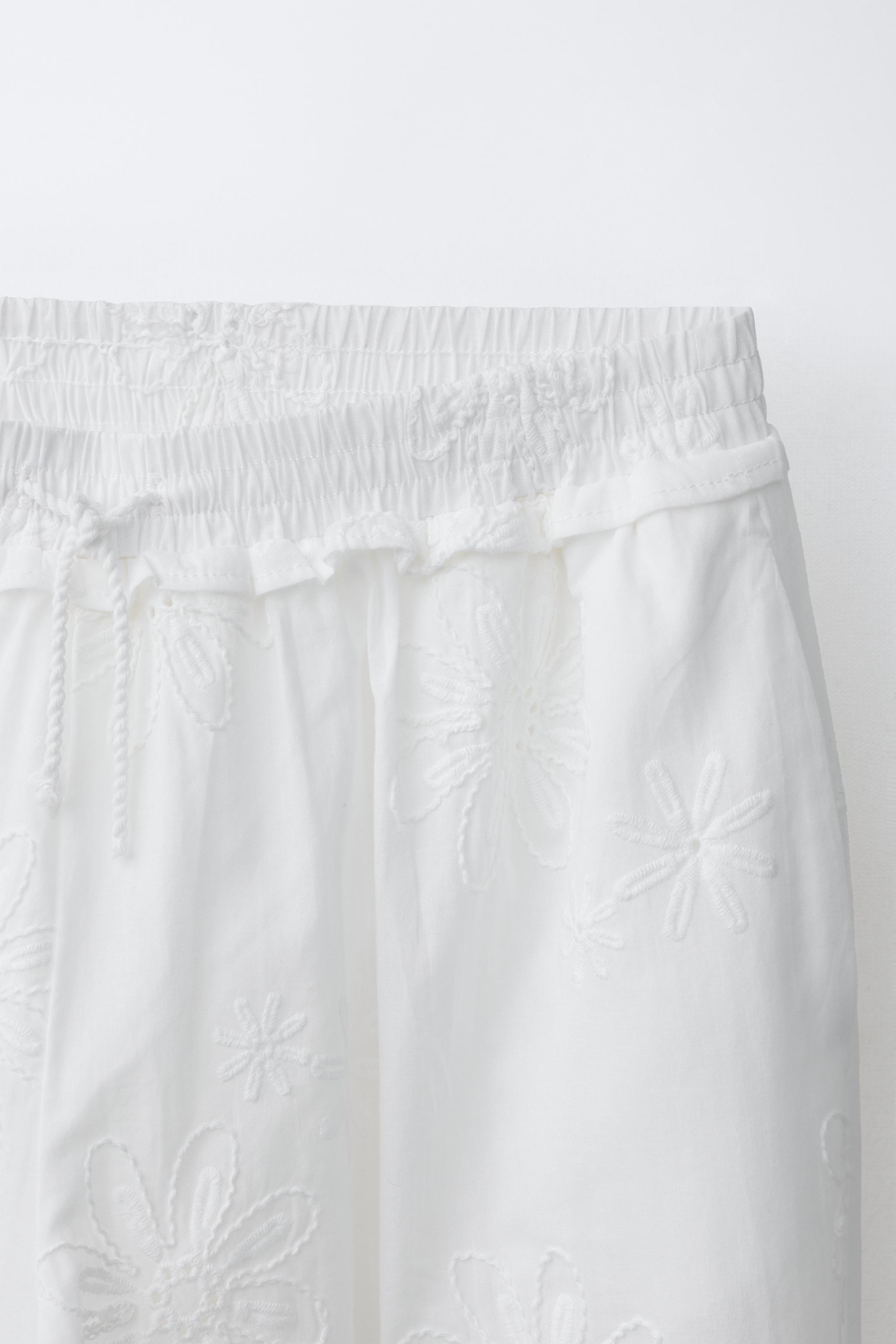 PANTALON BOUFFANT À FLEURS BRODÉES