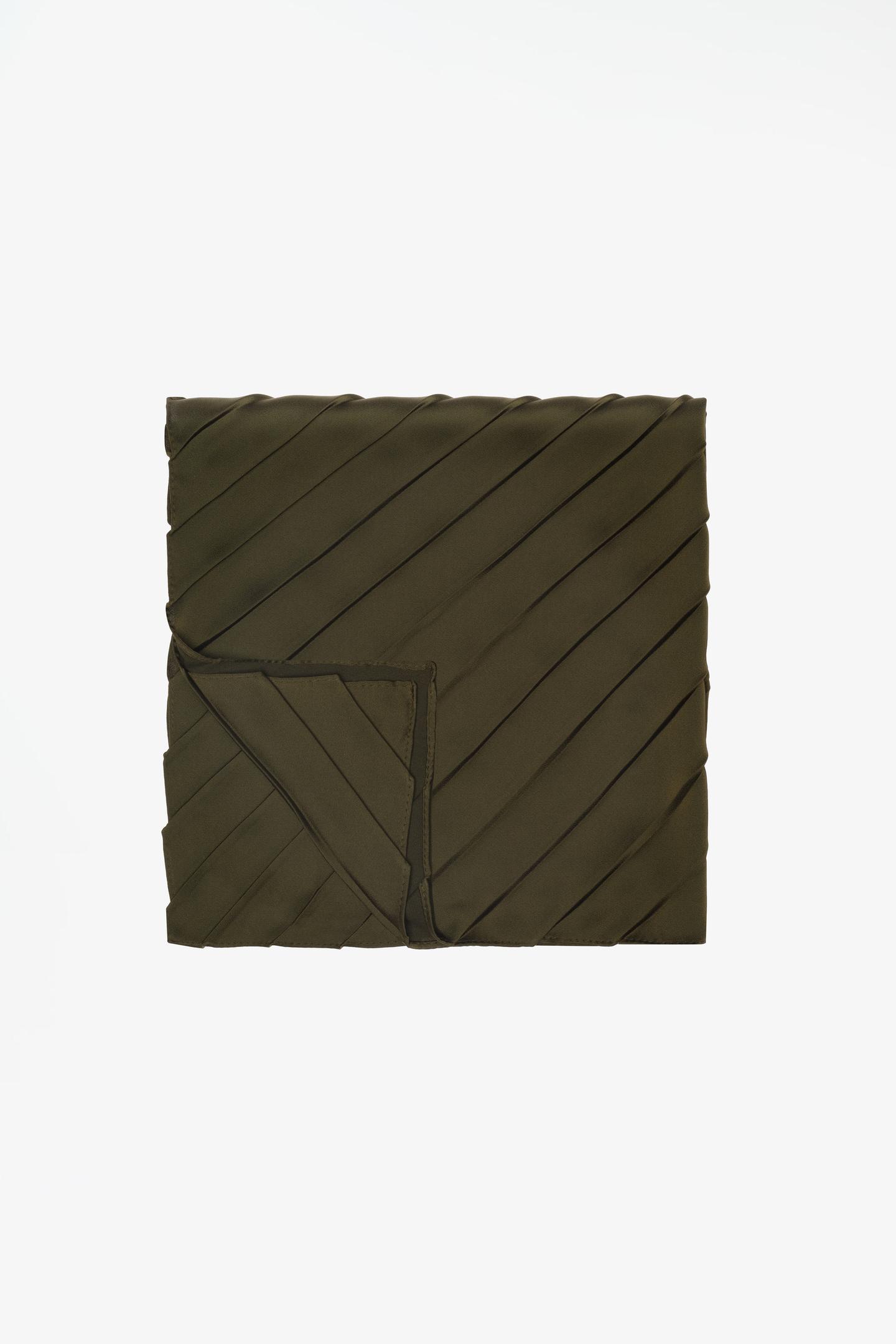 Женский шарф Zara Limited Edition Pleated, цвет: Зелёный — фото 2