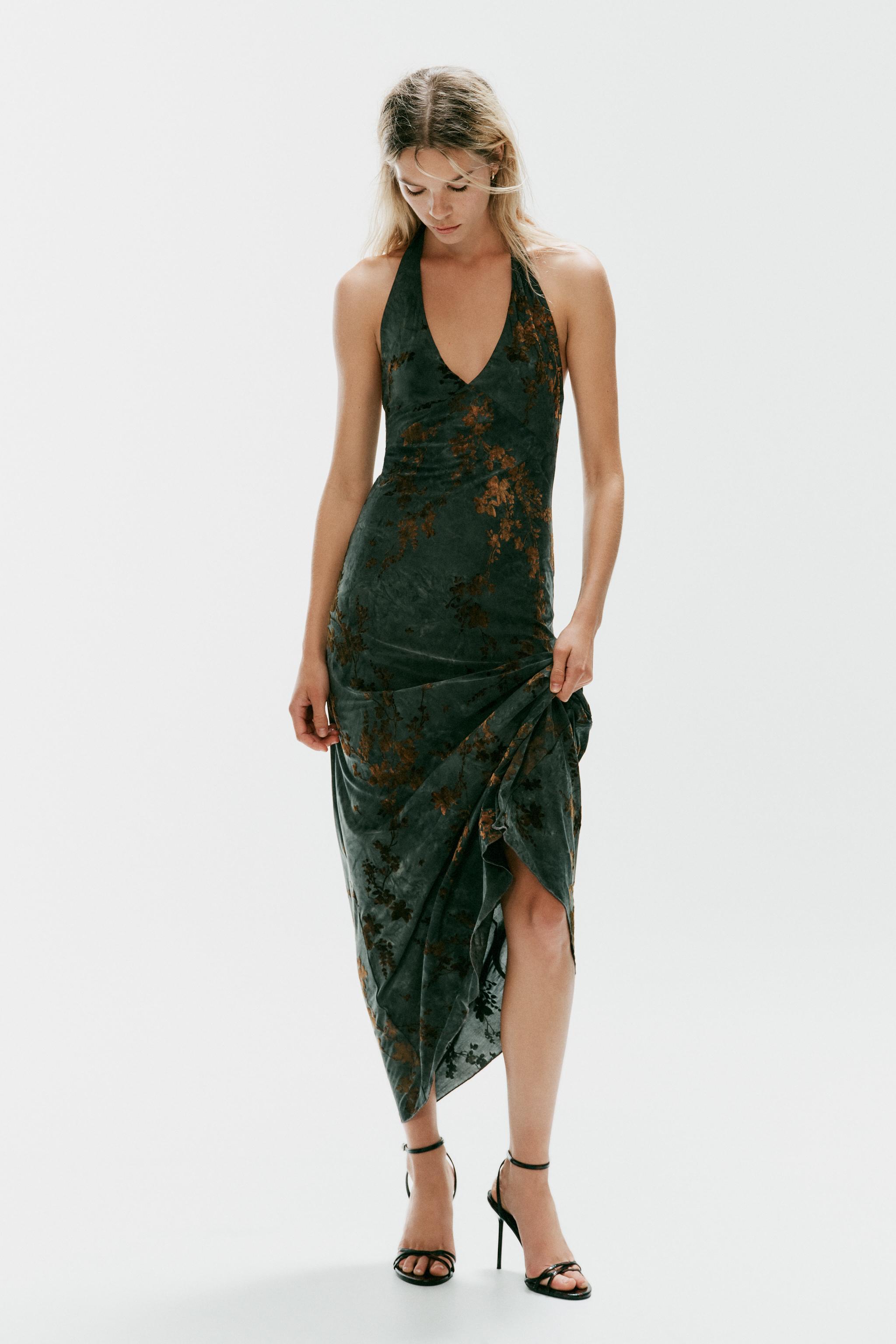 ROBE LONGUE HALTER FLOQUÉE