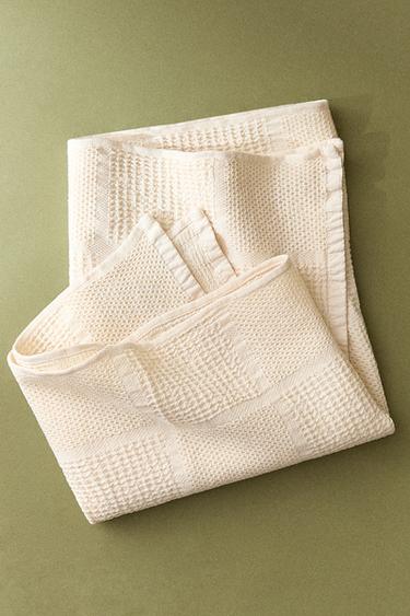 WAFFLE-KNIT COTTON TEA TOWEL - Ecru by Zara