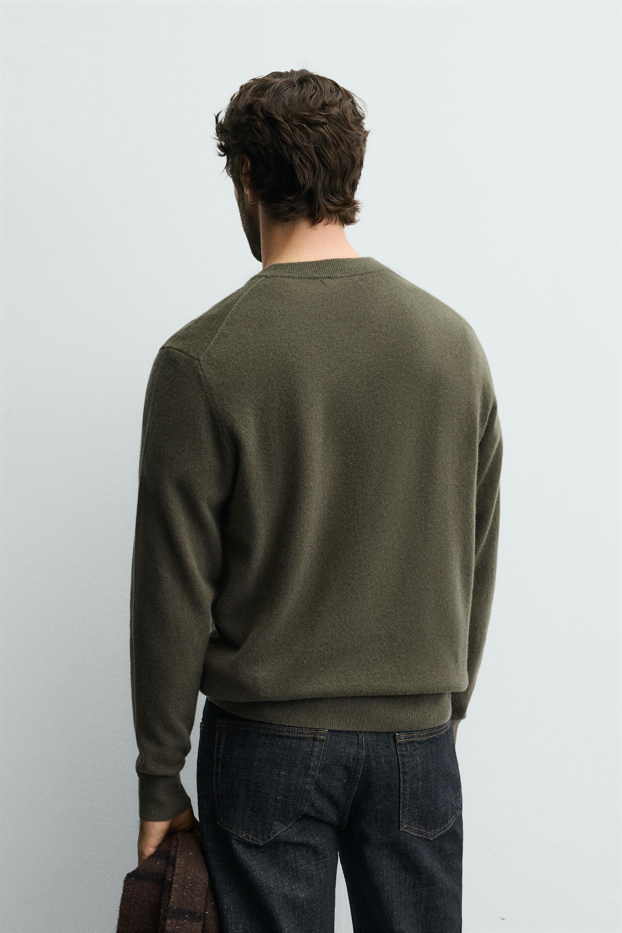 100% WOOL V-NECK JUMPER