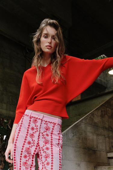 سترة محاكة بأكمام بالون - أحمر حي الخاص بـ Zara