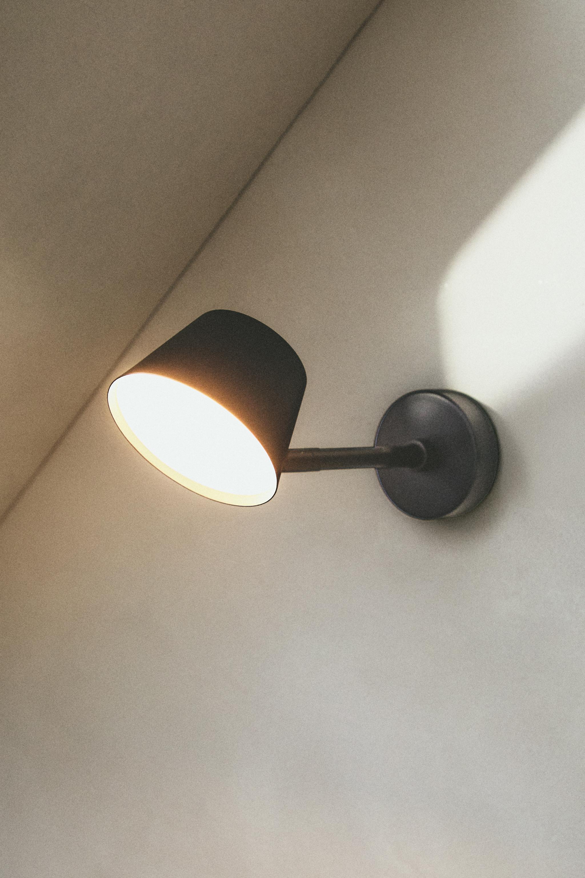 LAMPE | APPLIQUE MURALE FER