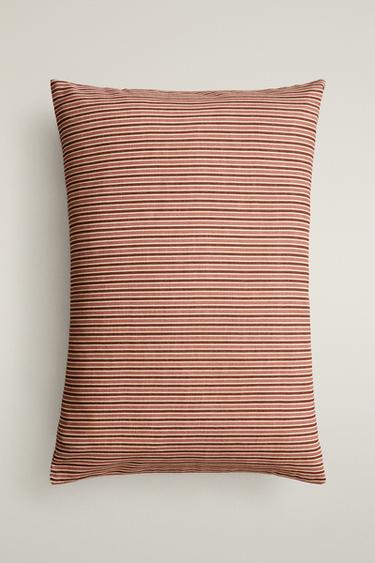 HOUSSE DE COUSSIN RAYURES - Rose de Zara - Image 0