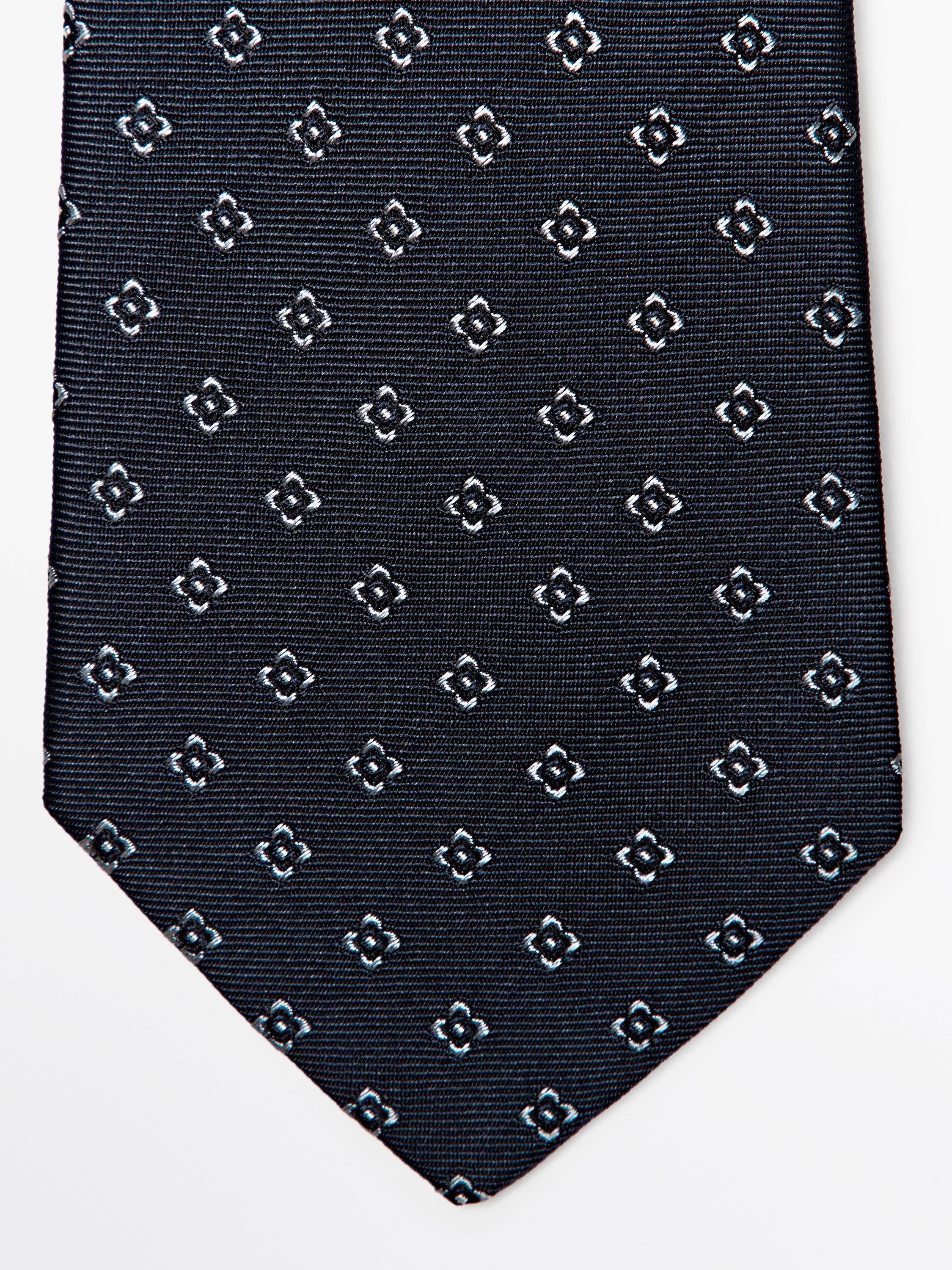 100% mulberry silk tie