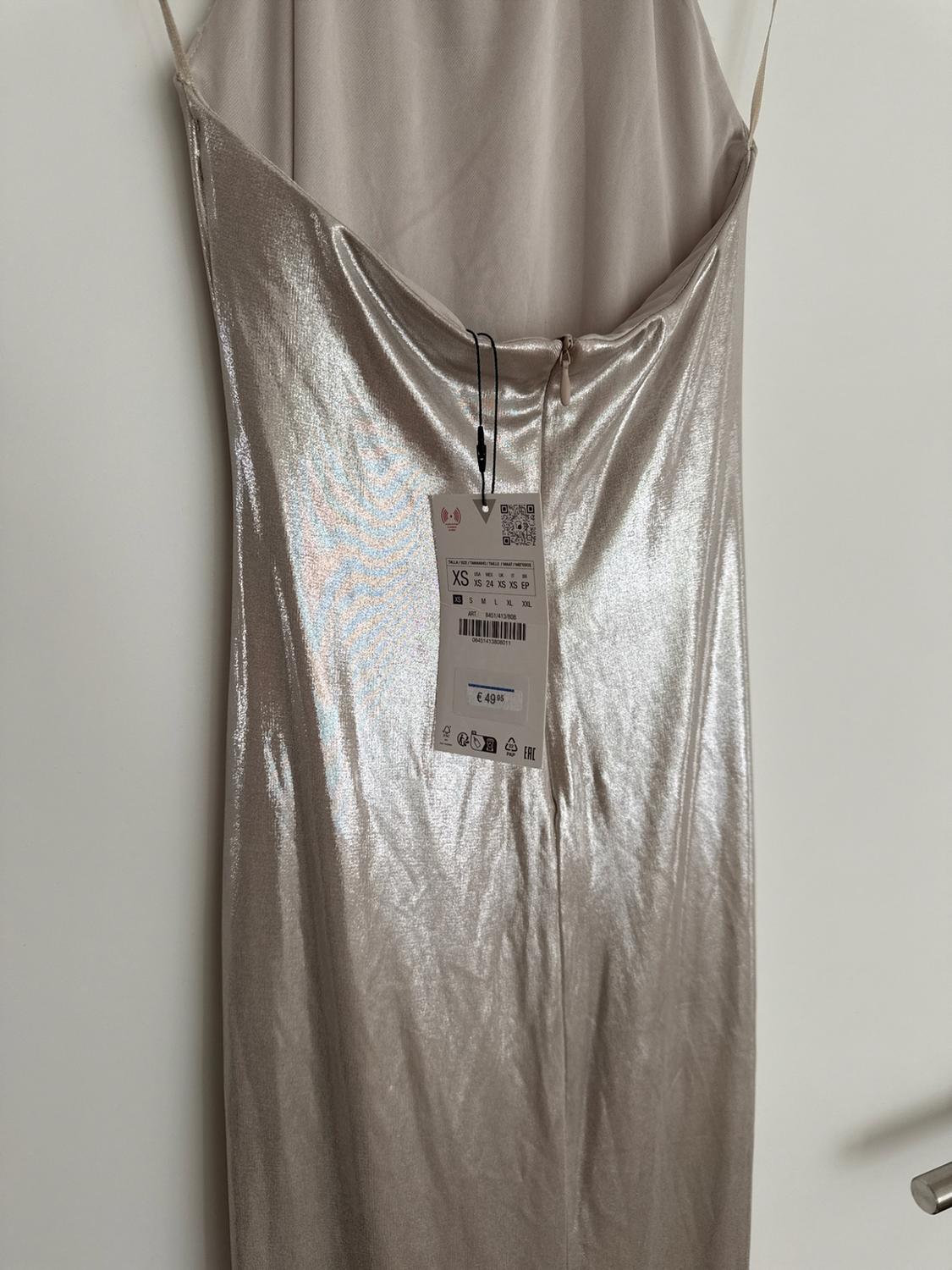 ΜΑΚΡΥ ΦΟΡΕΜΑ ΜΕ ΛΑΙΜΟΚΟΨΗ HALTER FOIL - Image 4