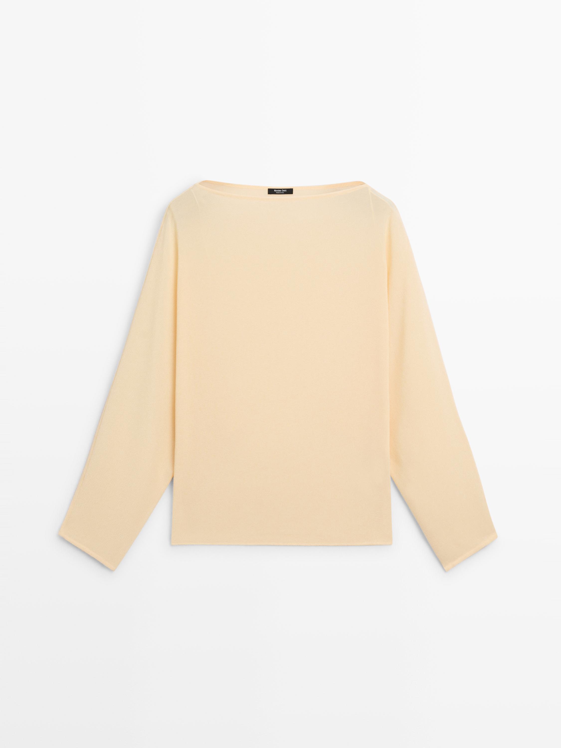 Flowing semi-sheer shirt — Pastel yellow