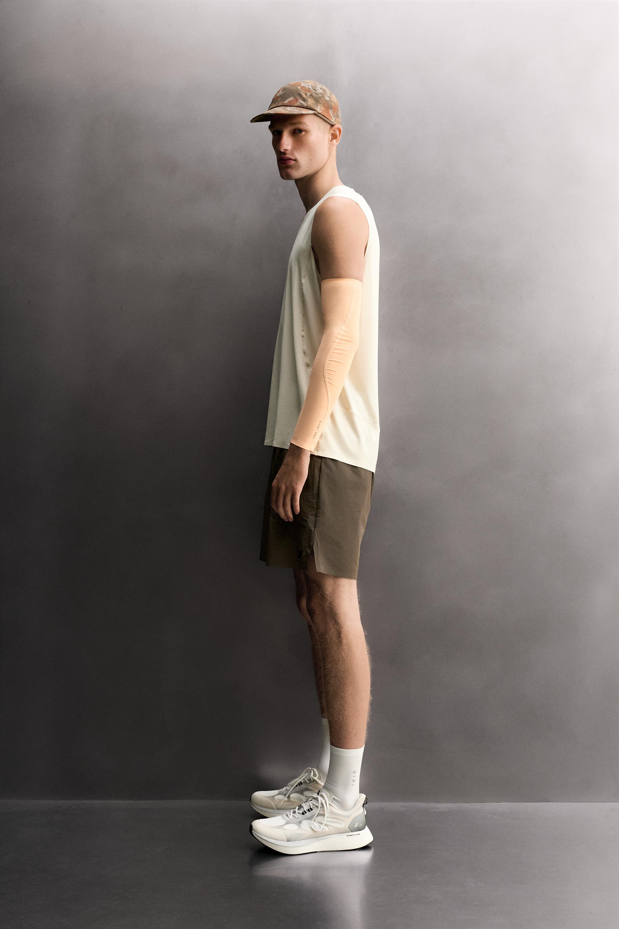 RUNNING TANK TOP