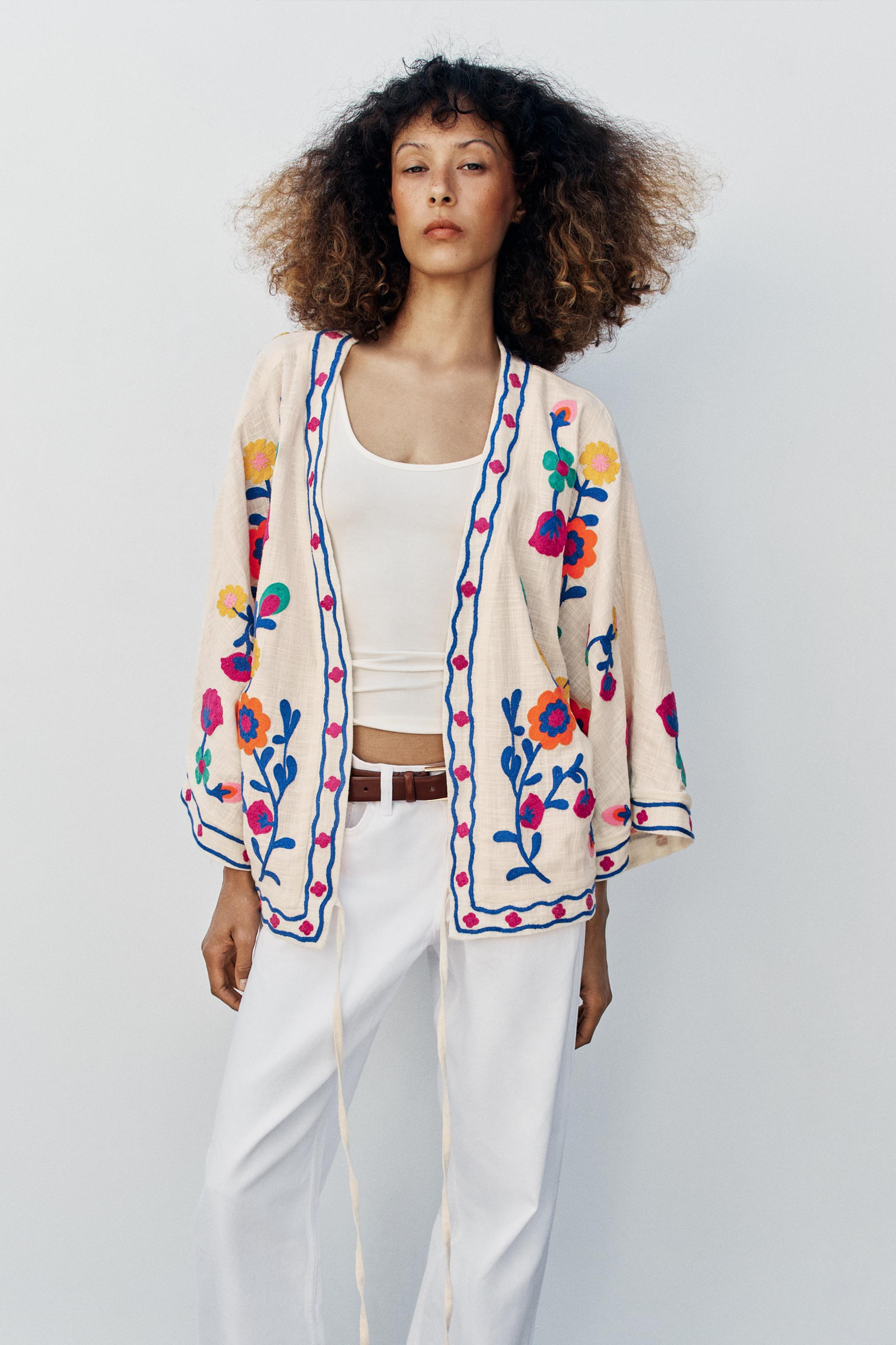 FLORAL EMBROIDERED KIMONO
