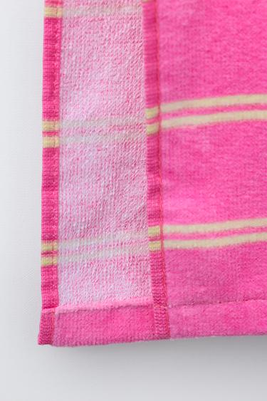 PONCHO SERVIETTE HELLO KITTY © SANRIO - Fuchsia de Zara - Image 3