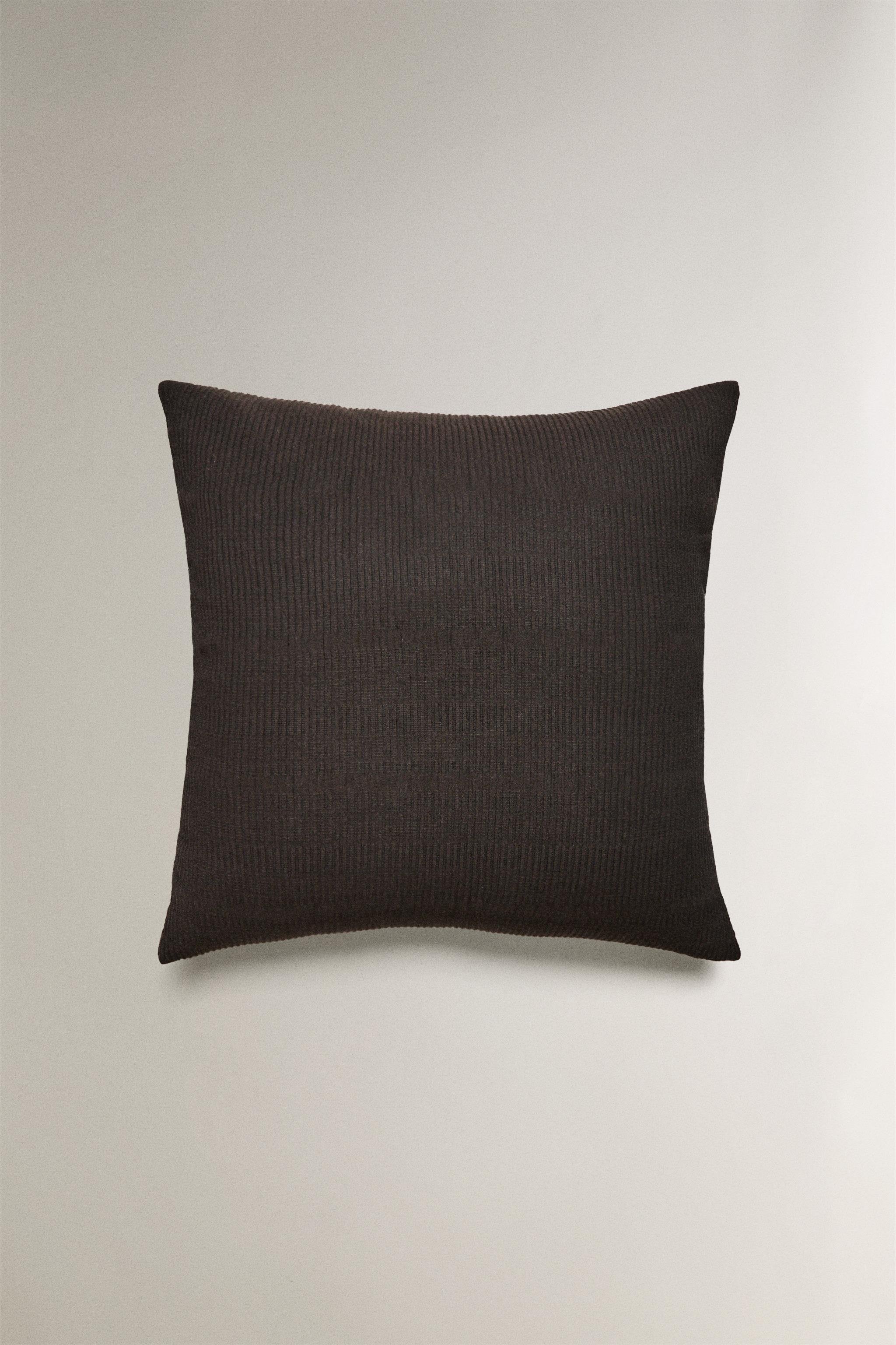 GATHERED QUILT THROW PILLOW COVER
