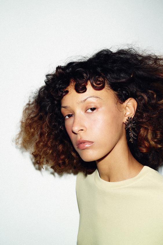 SPARKLY CORAL EARRINGS from Zara - $29.90