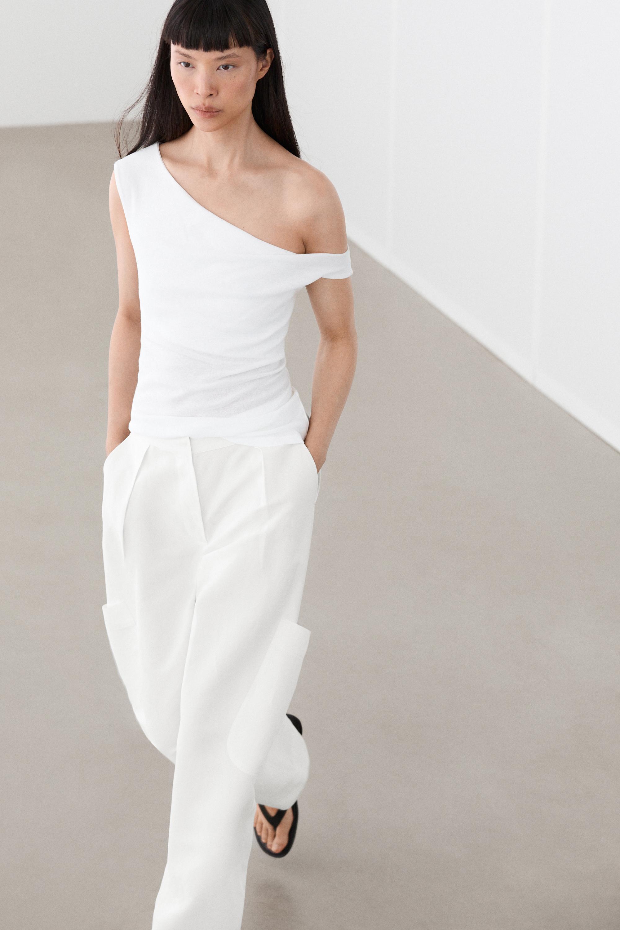 Asymmetric off-the-shoulder top — Oyster-white
