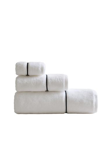 EMBROIDERED TRIM BATH TOWEL - Navy / White by Zara
