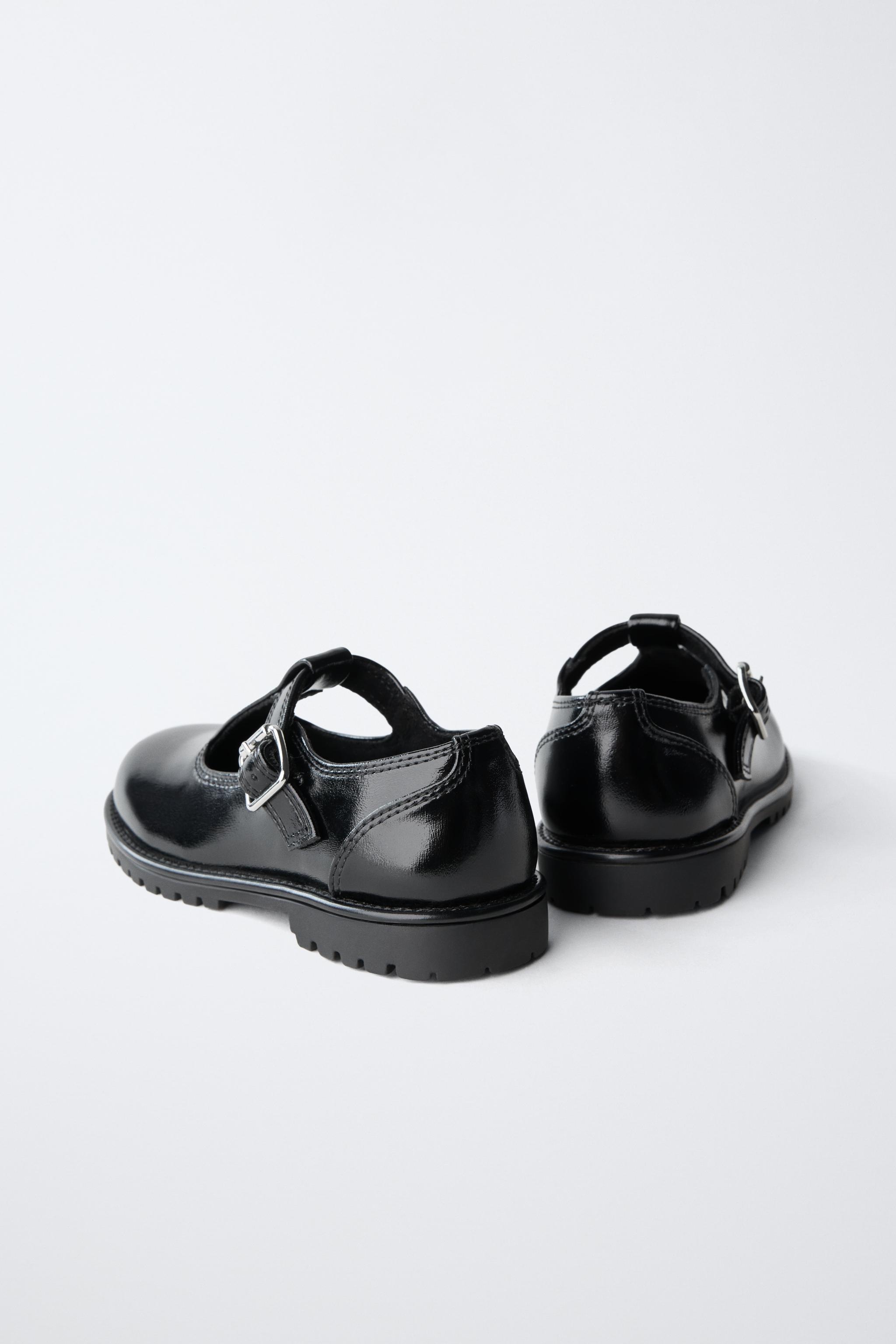 BUCKLE SHOE