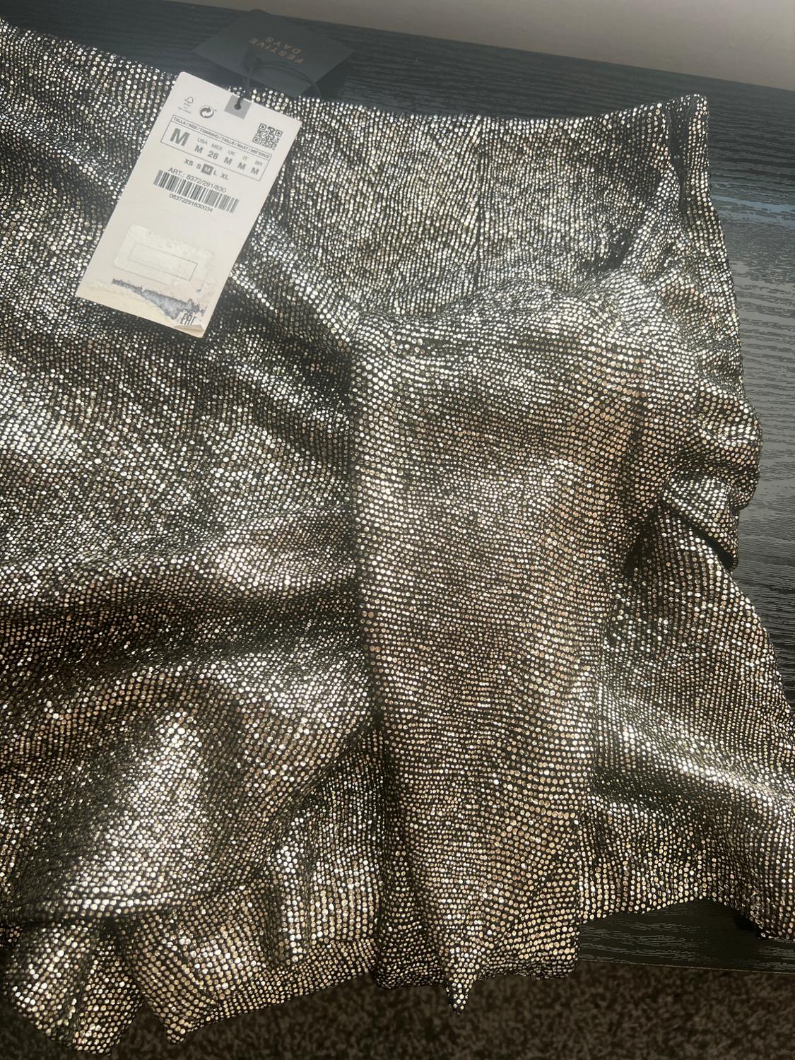 SKORT WITH KNOT DETAIL - Image 3