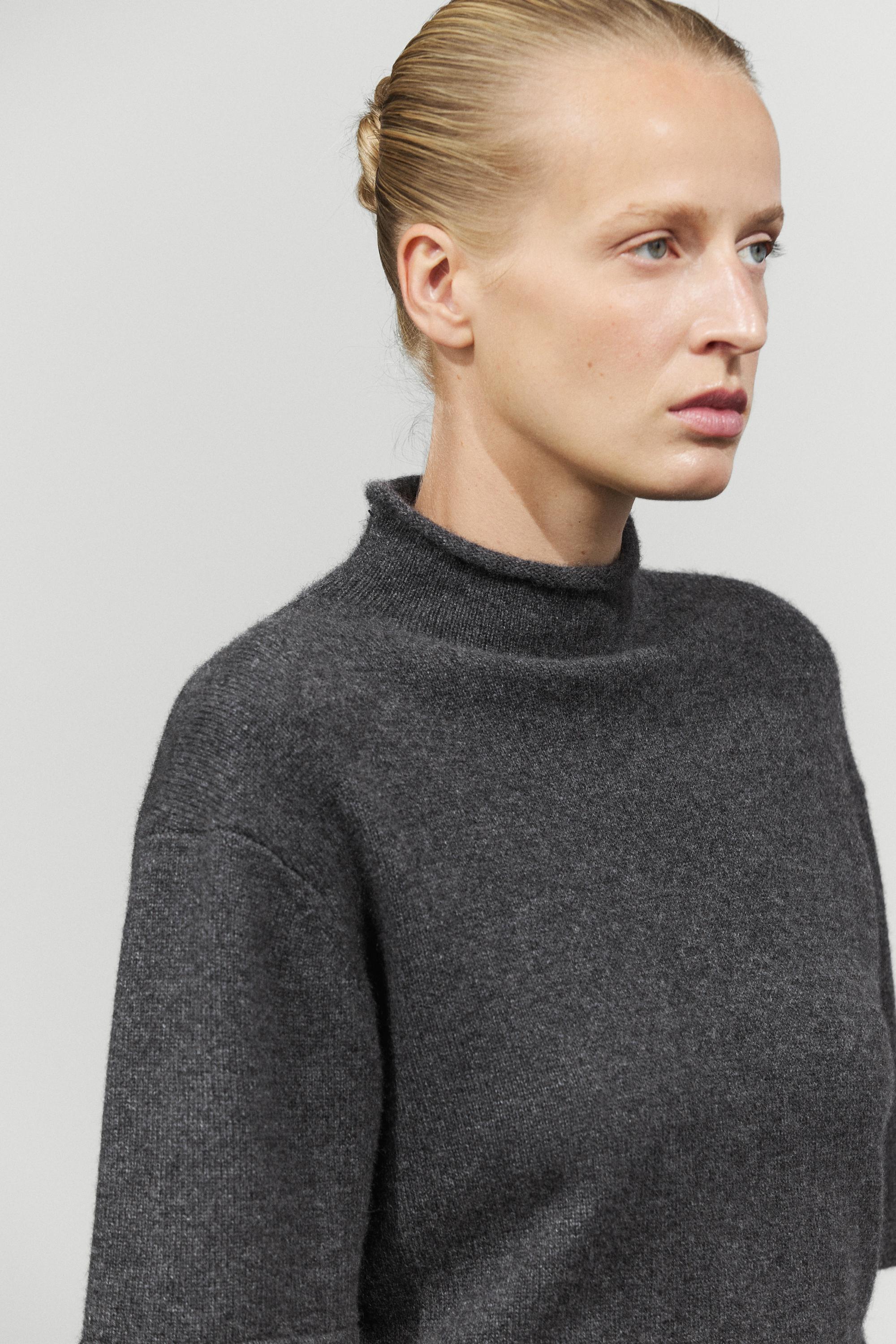 100% cashmere knit short sleeve sweater