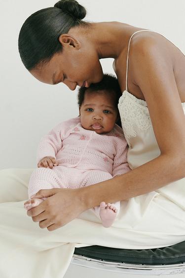 KNIT CARDIGAN WITH FLORAL EMBROIDERY - Light pink by Zara