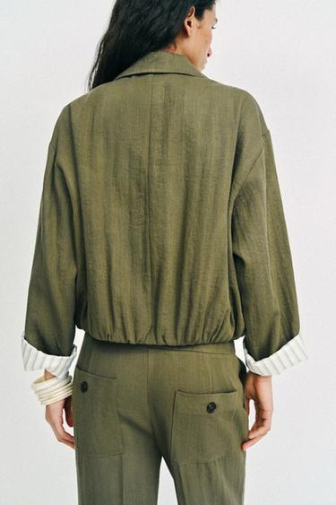 VESTE COURTE MANCHES RETROUSSÉES - Kaki de Zara - Image 5