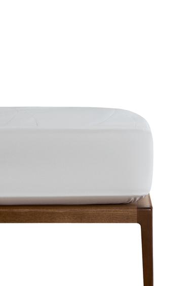 PADDED MATTRESS PROTECTOR - White by Zara