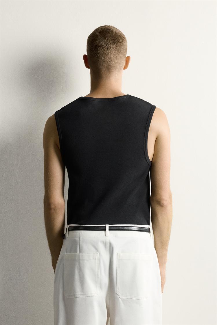 Top de cuello alto de canalé 3