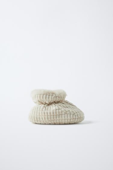 ZAPATILLAS DE CASA ACOLCHADA - Blanco Crudo de Zara