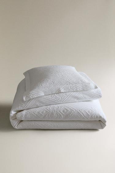Zara COTTON BEDSPREAD WITH GEOMETRIC DESIGN - White