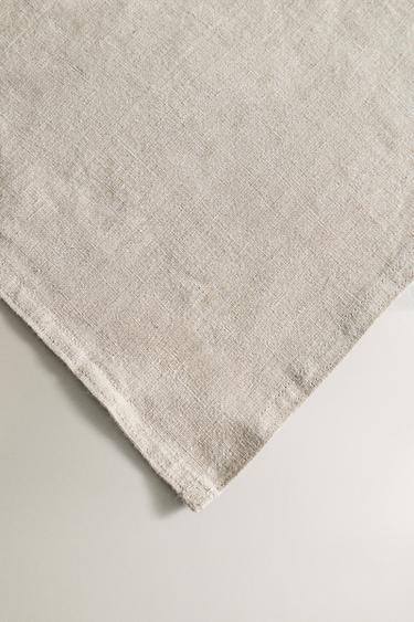 LINEN CHRISTMAS TABLECLOTH WITH GREEN LEAVES - Green by Zara - Image 2