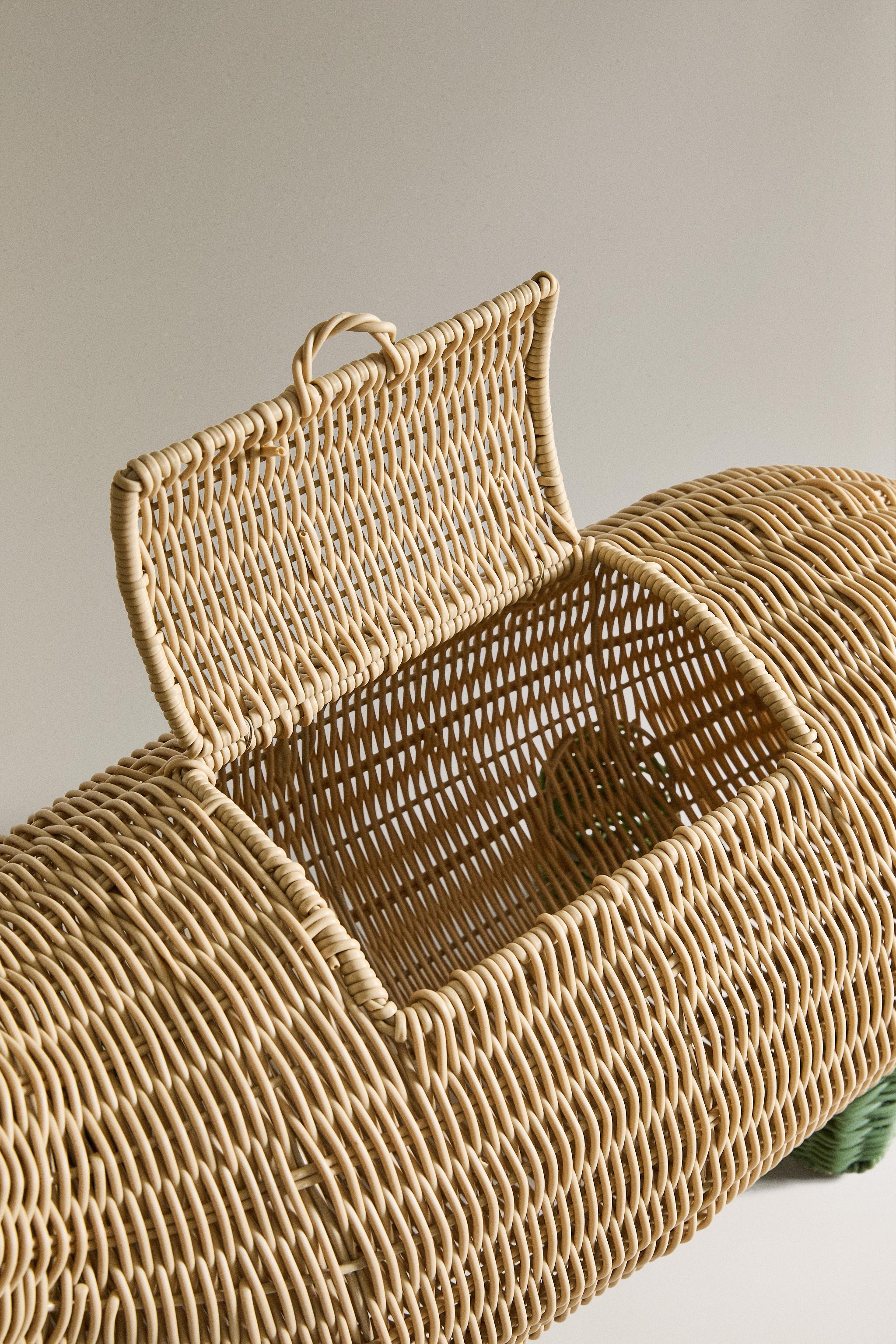 CHILDREN'S DOG BASKET