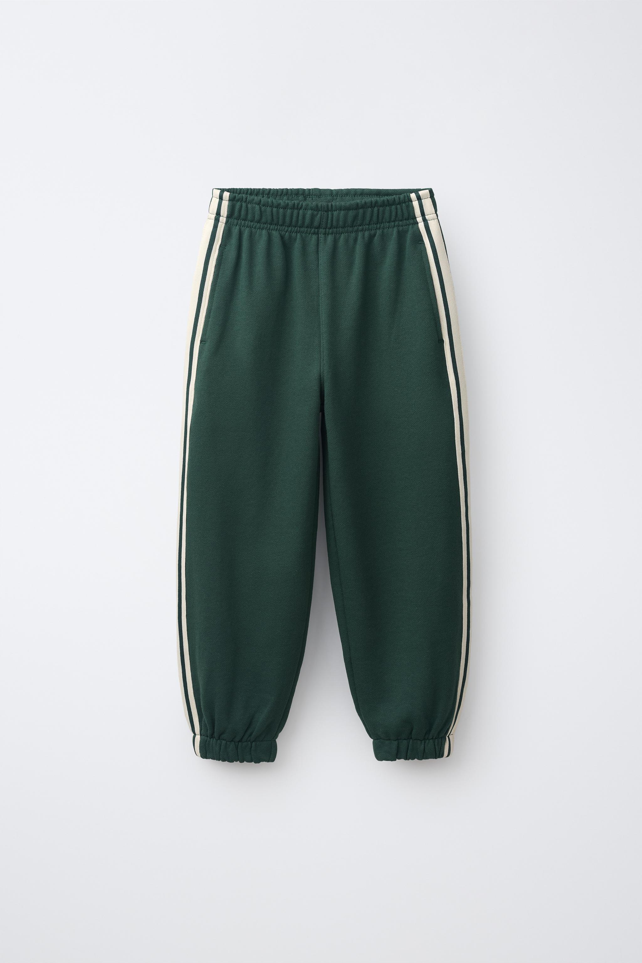 SWEATSHIRT AND JOGGER SET WITH SIDE STRIPES