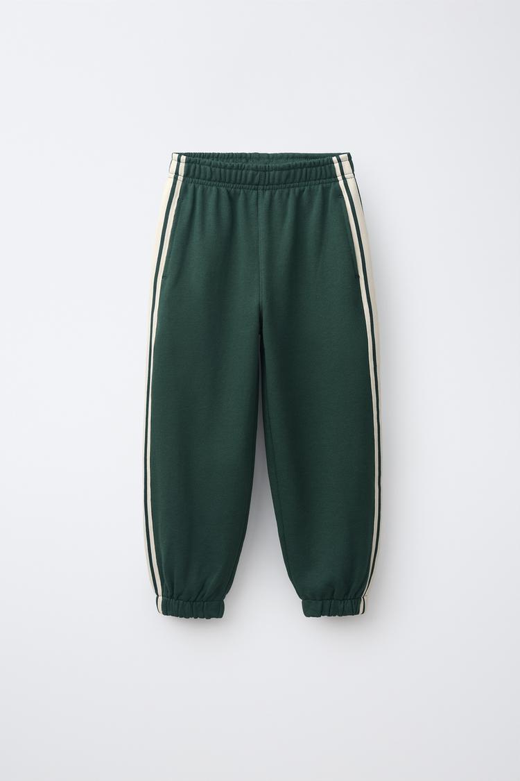 Conjunto de sudadera y joggers con franja lateral 4