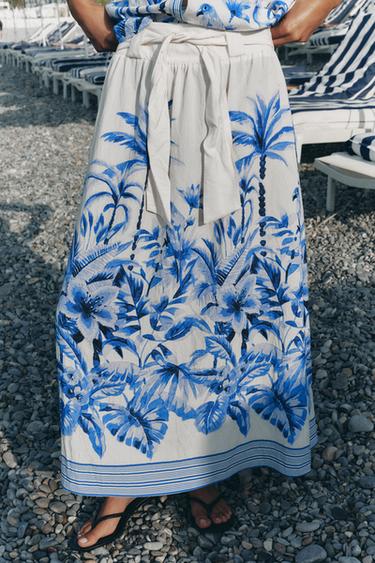 JUPE MI-LONGUE À IMPRIMÉ TROPICAL - Écru / Bleu de Zara