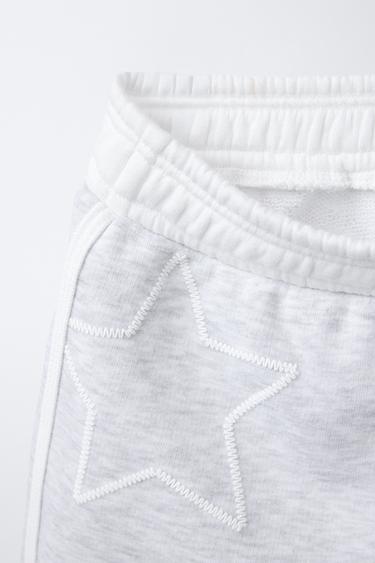 BERMUDA EN MOLLETON VARSITY - Gris chiné de Zara - Image 2