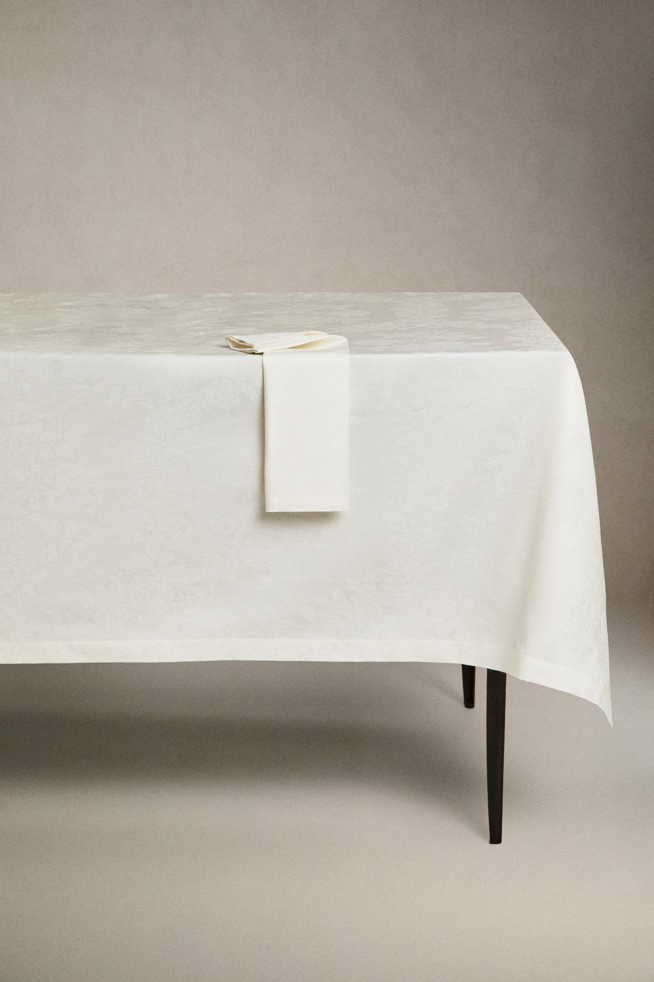 JACQUARD TABLECLOTH WITH ROSES — White