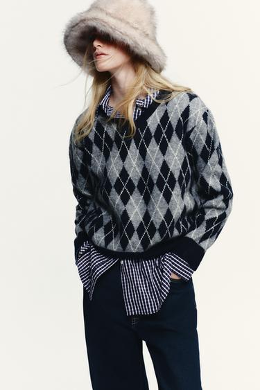 FAUX FUR BUCKET HAT - Ecru by Zara