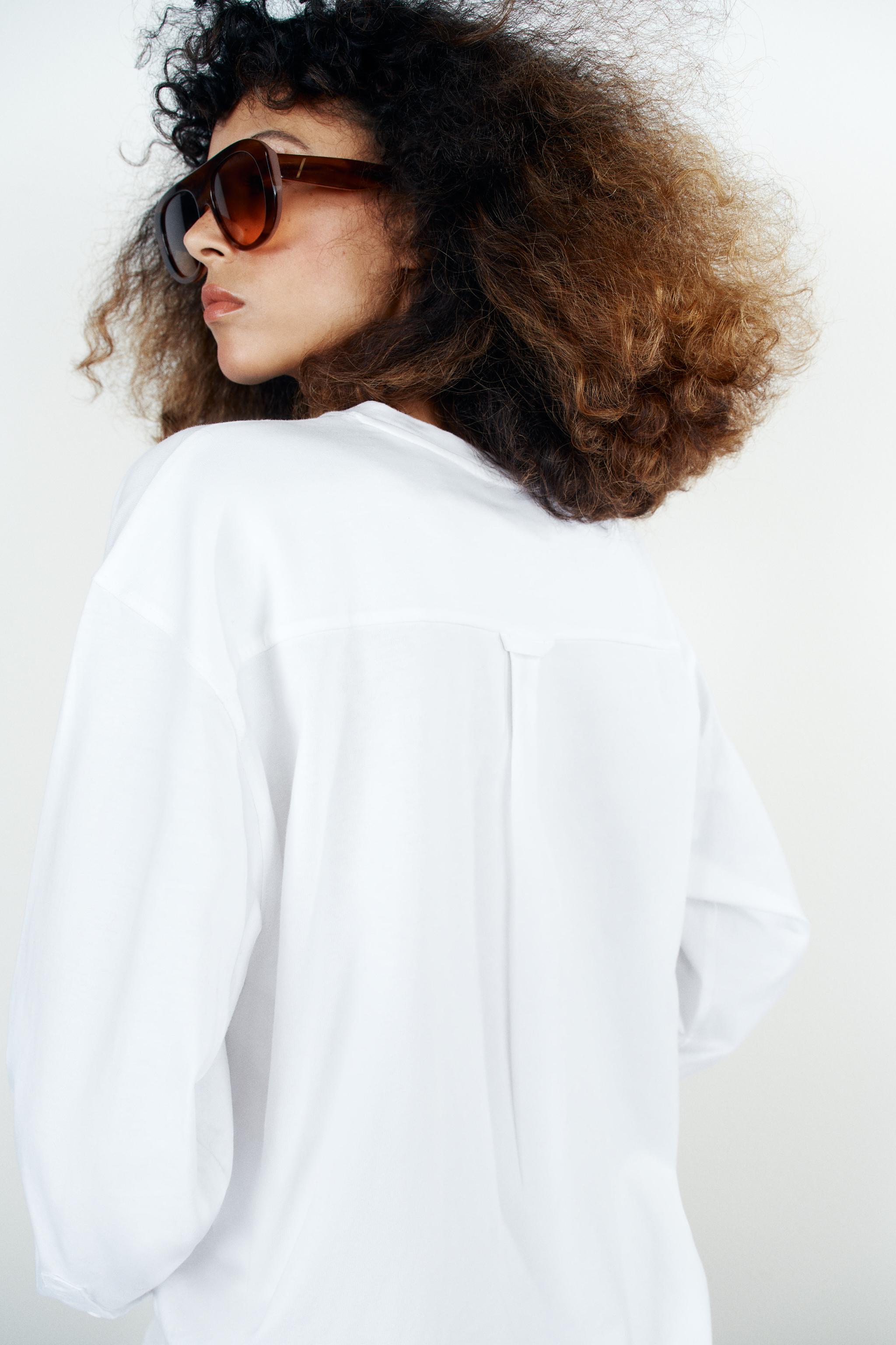 T-SHIRT EN MATIÈRES VARIÉES À MANCHES LONGUES