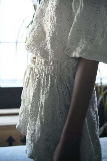 EMBROIDERED SHORTS - Ecru by Zara
