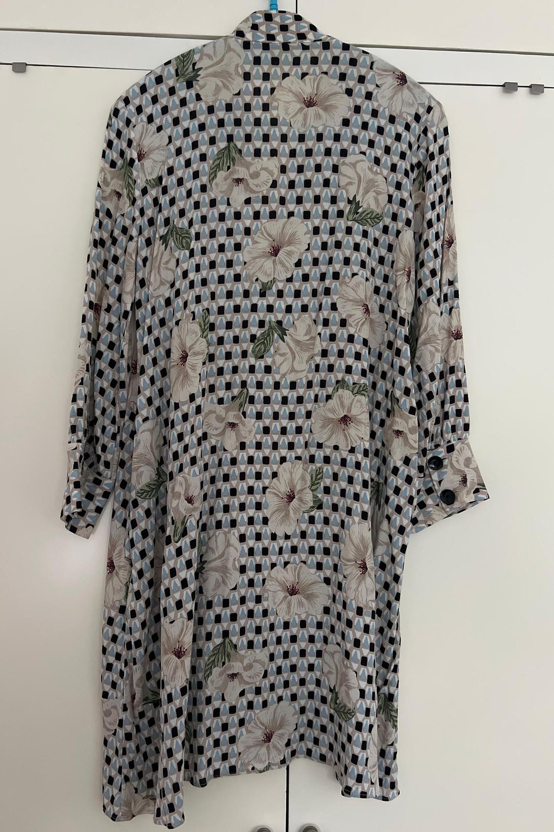 VESTIDO CAMISERO ESTAMPADO - Image 4