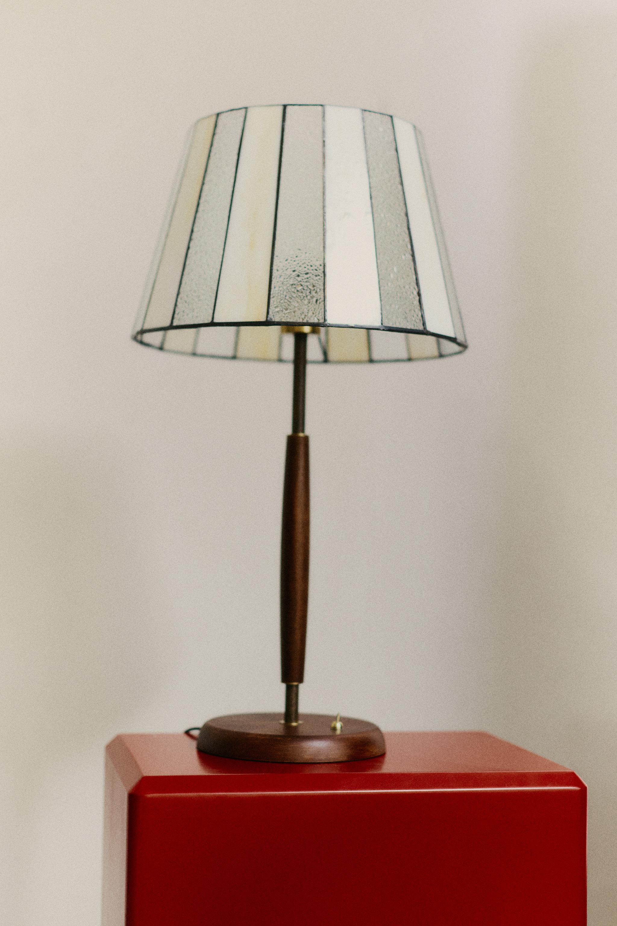 STRIPED GLASS TABLE LAMP