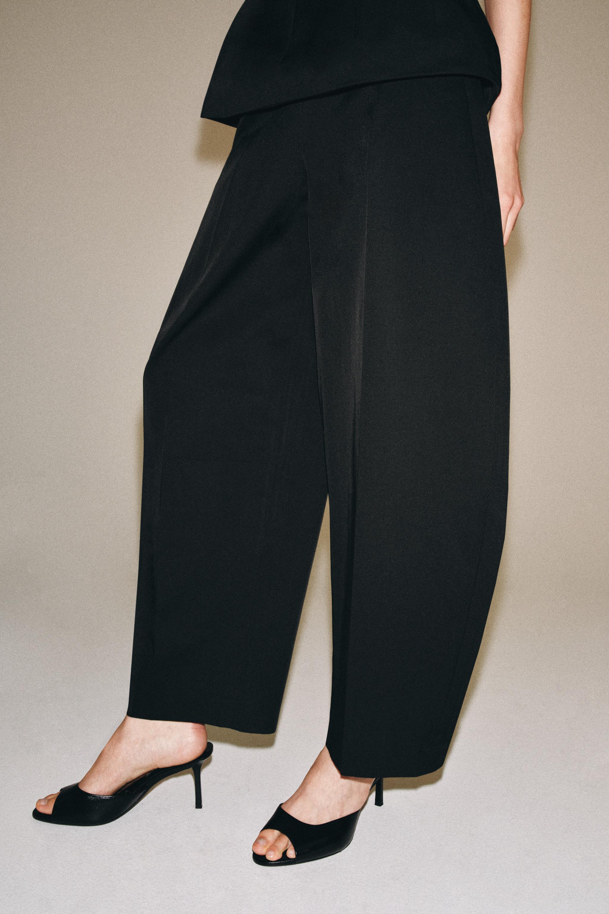ZW COLLECTION ワイドレッグパンツ - ブラック | ZARA Japan / 日本