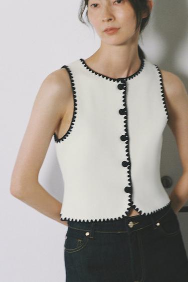 コントラスト刺繍ニットベストホワイトZaraのコントラスト刺繍ニットベスト - ホワイト