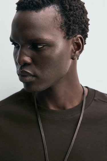 سويت شيرت بقصة RELAXED INTERLOCK - بني داكن الخاص بـ Zara