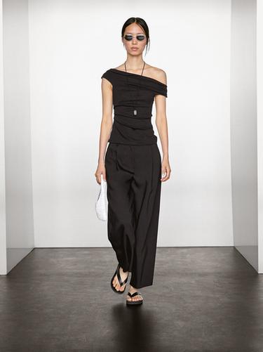 Pantalon fluide lin à pinces - Noir de Zara