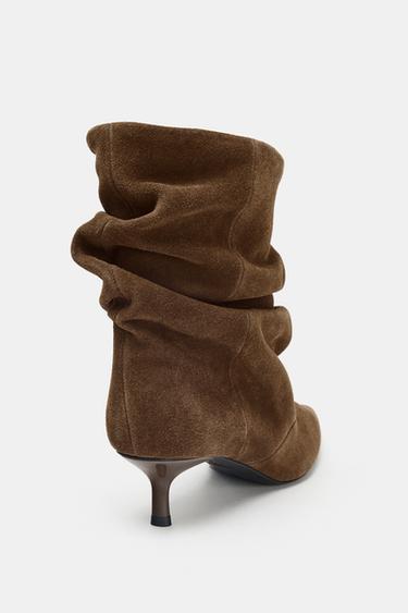 BOTTINES EN CROÛTE DE CUIR FRONCÉES - Marron foncé de Zara - Image 5