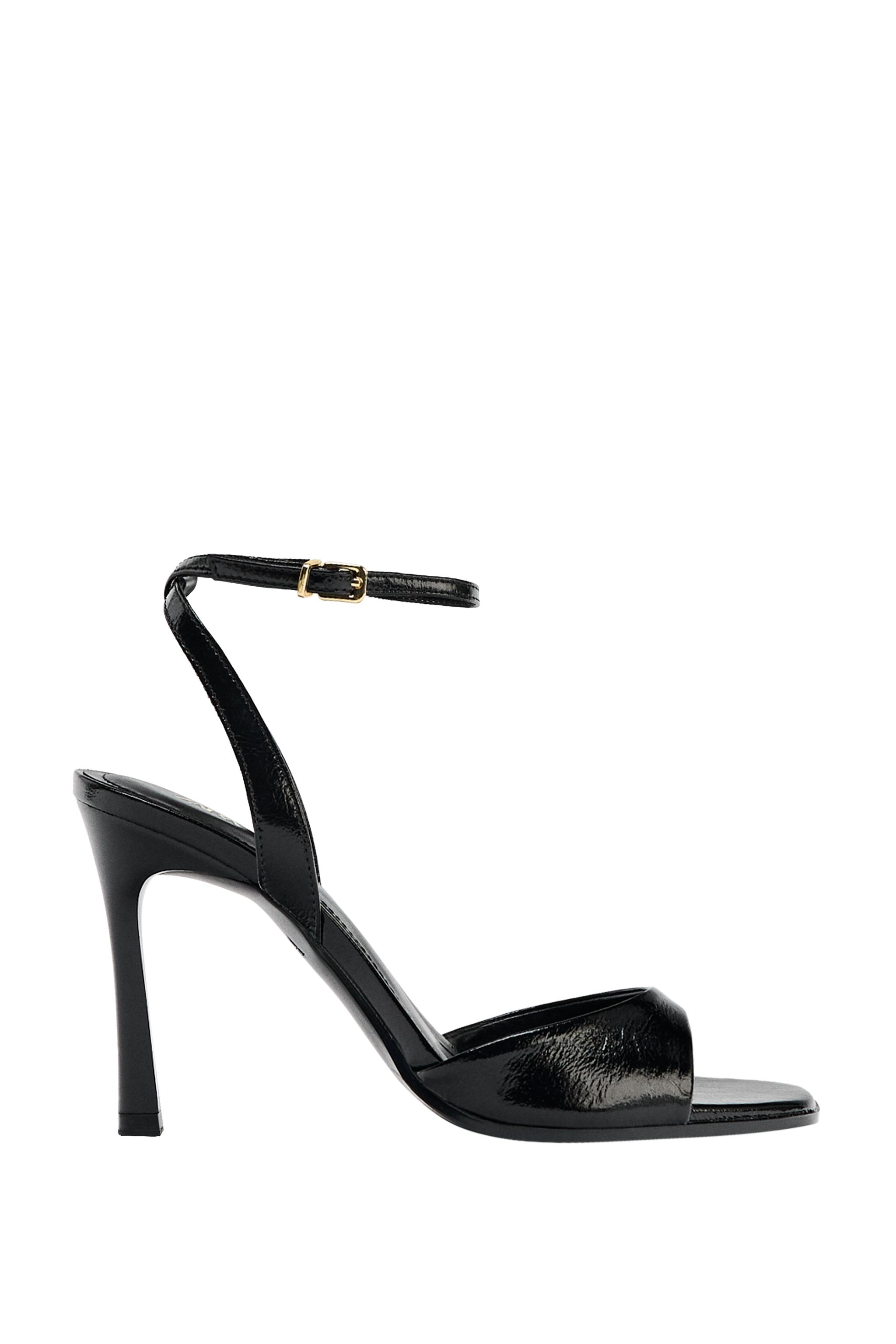 SHORT WOOL COAT WITH HIGH NECK