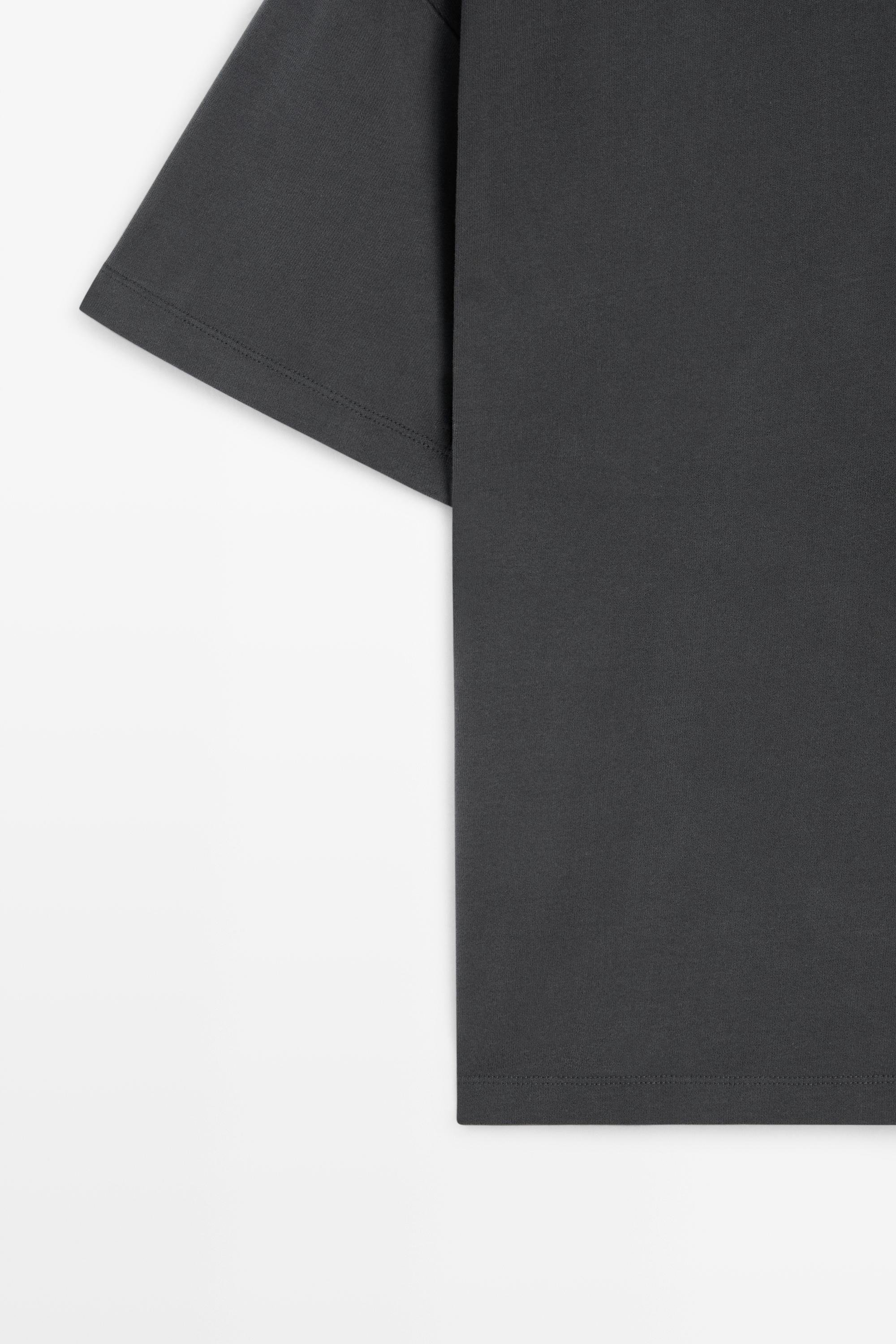 100% cotton boxy short sleeve T-shirt