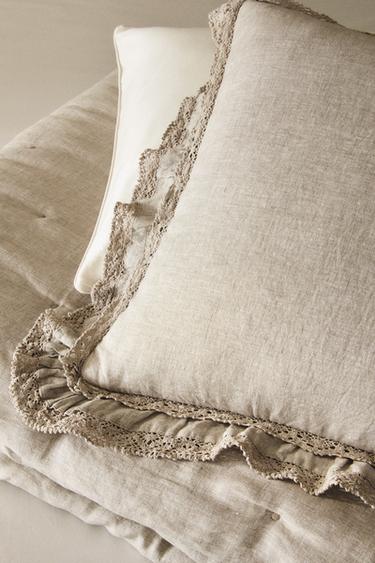 LINEN QUILTED CUSHION COVER WITH LACE TRIM - Light beige by Zara