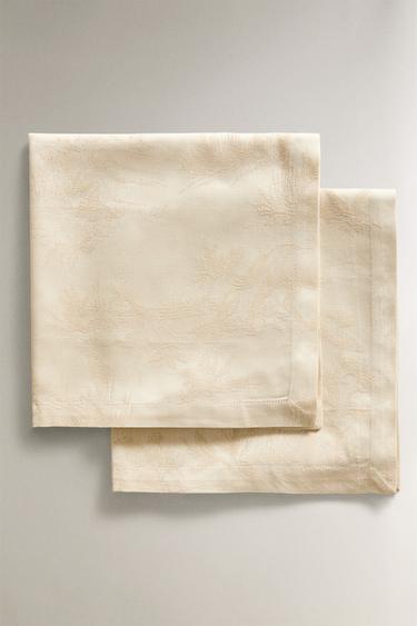 طقم فوط مائدة جاكار بطبعة خيول (طقم من قطعتين) - بيج الخاص بـ Zara - صورة 0